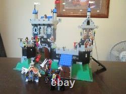 Vintage (1995) Huge LEGO set 6090 Royal Knight's Castle VERY RARE