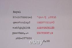 Vintage Royal typewriter rare brown color P88-277639 very good condition