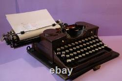 Vintage Royal typewriter rare brown color P88-277639 very good condition