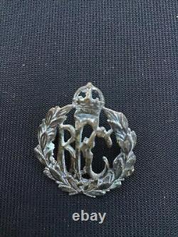 Vintage Ww1 Set Of Four Royal Flying Corps Very Rare Cap Badges And Badge