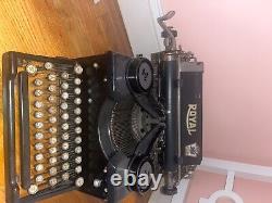 Vintage very rare 1920s royal typewriter/ beveled glass side